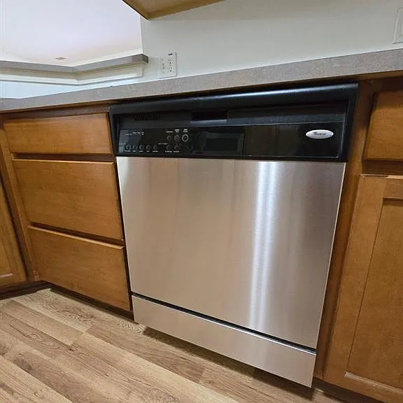 4058 Radcliff Dr — Photo 11