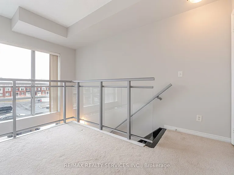 215 Queen St E #211 — Photo 17