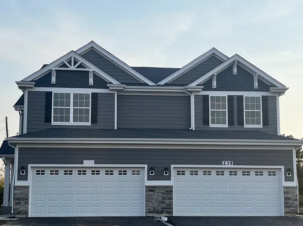 235 Charlestowne Lakes Dr, Saint Charles, IL 60174