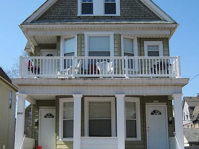 2957 N Farwell Ave #2957 — Photo 4