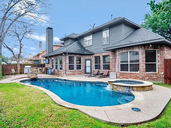 3rd image of 2732 Hidden Lake Dr