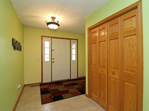 2nd image of 12621 Edinborough Cir