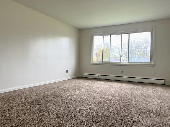 2nd image of 2670 Sheridan Dr