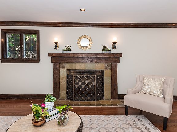 3rd image of 19 Brooklawn Dr