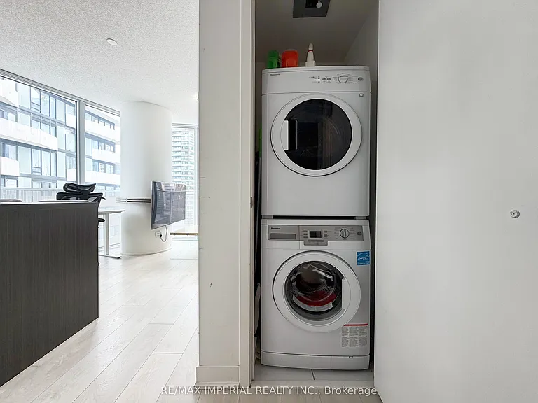 88 Harbour St #2802 — Photo 16