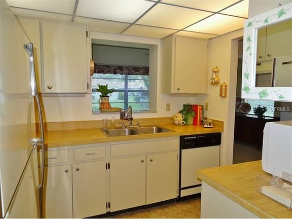 4th image of 902 Hendon Ct #126