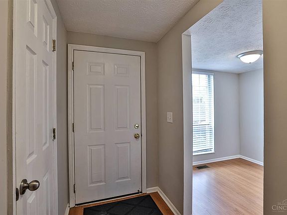 3rd image of 10826 Lakehurst Ct