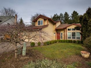 15460 SW Partridge Dr, Lake Oswego, OR 97035