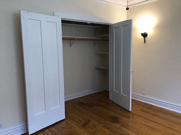 3rd image of 1513 W Bryn Mawr Ave APT C2