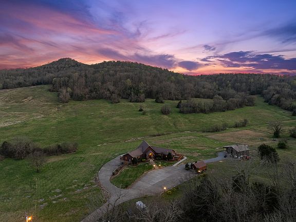 62nd image of 2063 Kennedy Creek Rd
