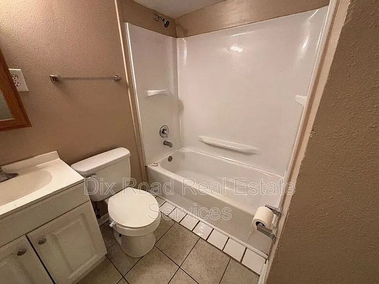 4984 State Route 122 — Photo 17