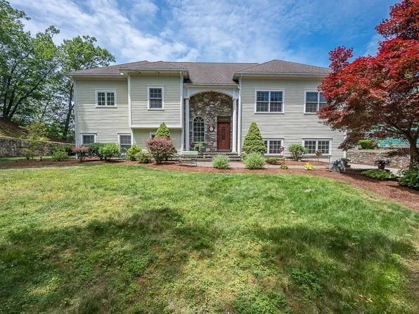 1 Temple Ct, Shrewsbury, MA 01545