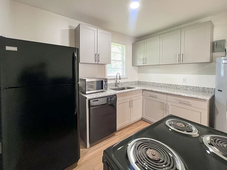 1122-1124 NW 4th Ave — Photo 7