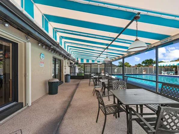 723 Sunny Pine Way #B2, Greenacres, FL 33415