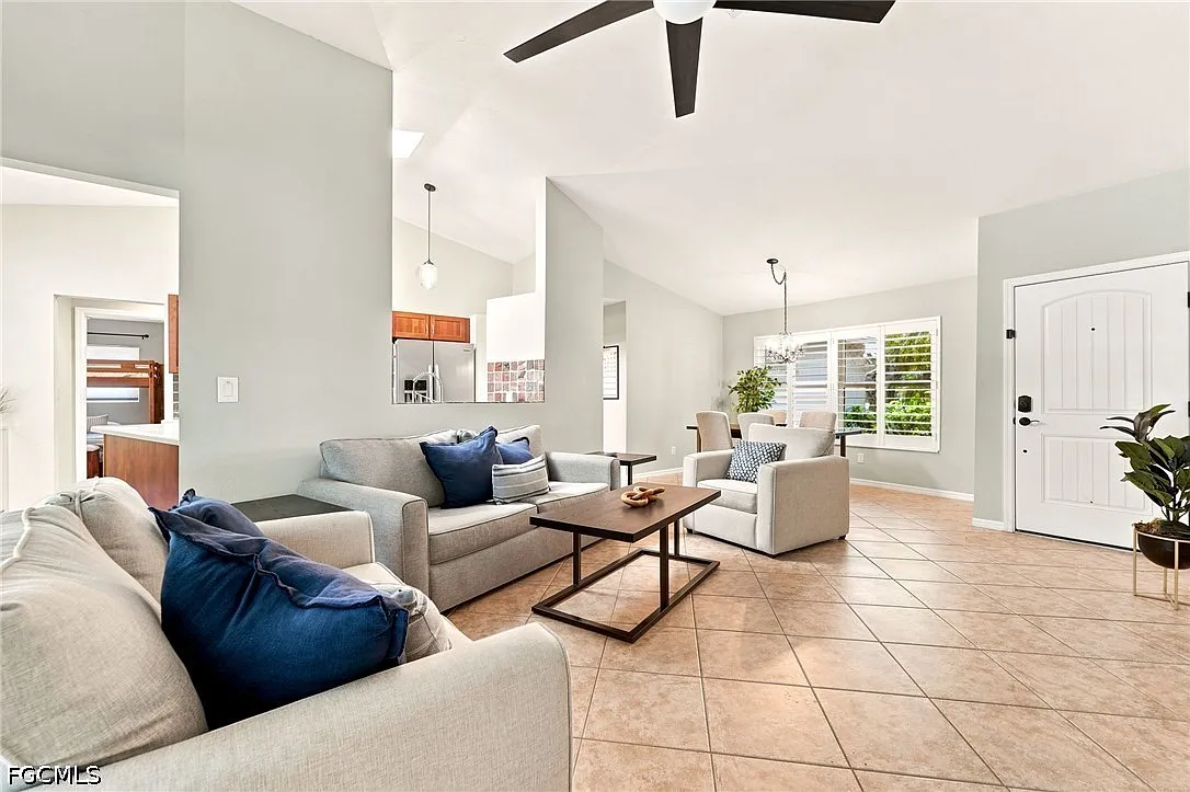 3 bed, 2.0 bath, 1439 sqft, $3,375 — Photo 3