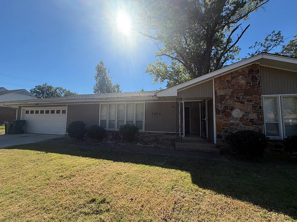 2871 Executive Dr
