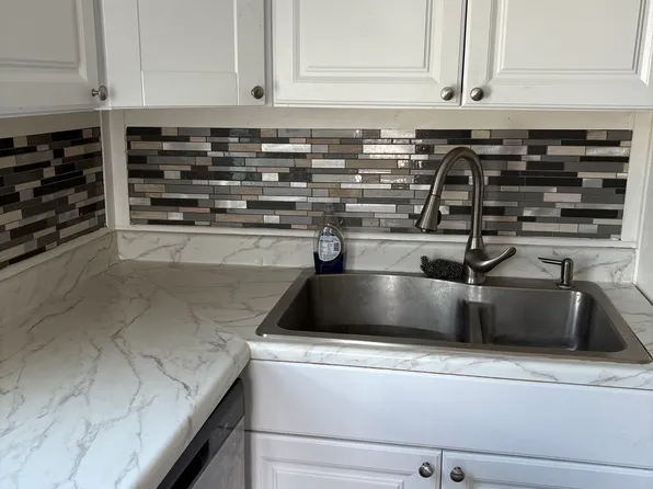 142 Pierce St APT 2, Lewiston, ME 04240