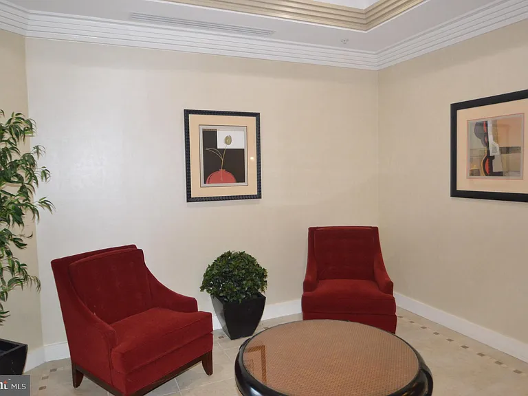 4490 Market Commons Dr #412 — Photo 23