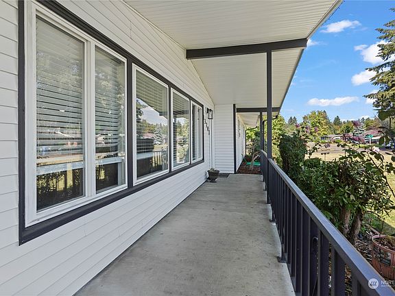 5th image of 13702 13th Avenue Ct E