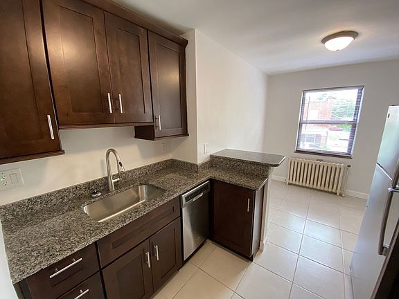 5th image of 2330-2334 N High St #2332-12