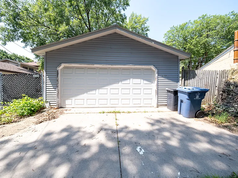 2654 Vincent Ave N — Photo 35