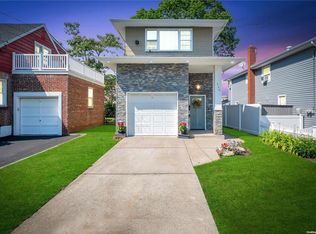 119 Cedar St, Valley Stream, NY 11580