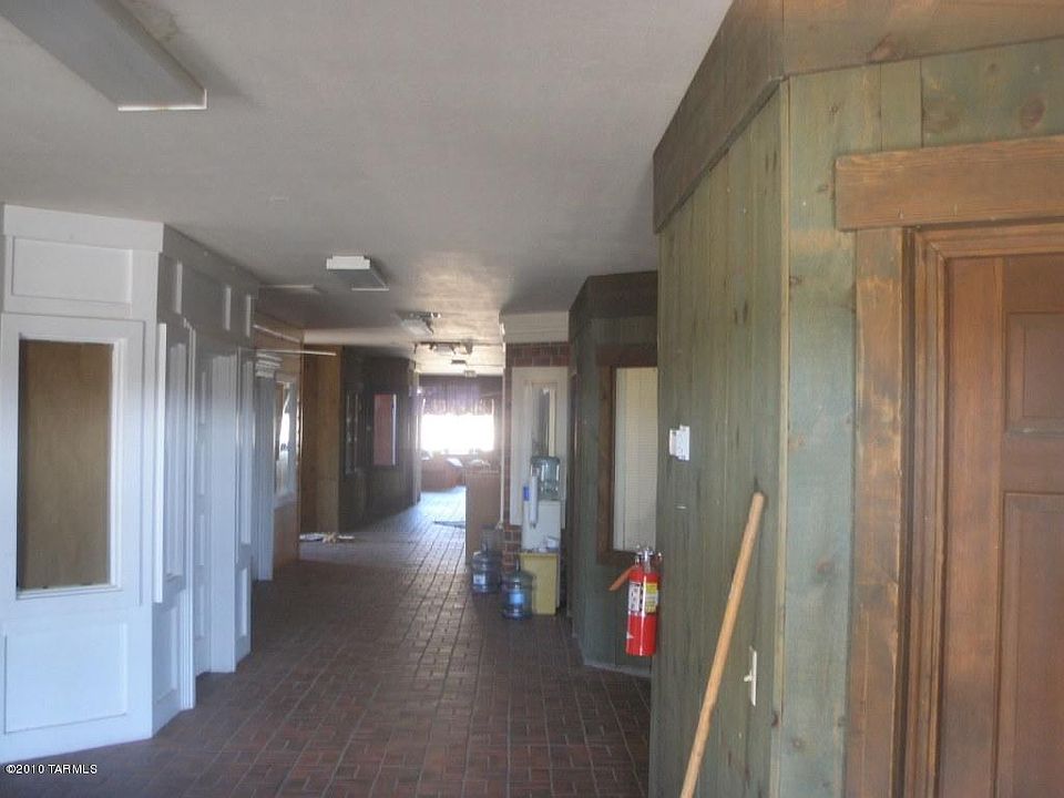 2nd image of 2727 S Kinney Rd