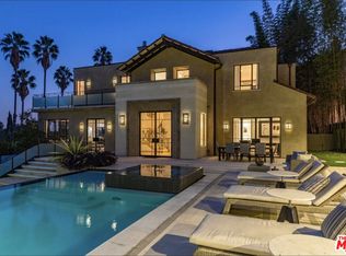 7801 Hillside Ave, Los Angeles, CA 90046