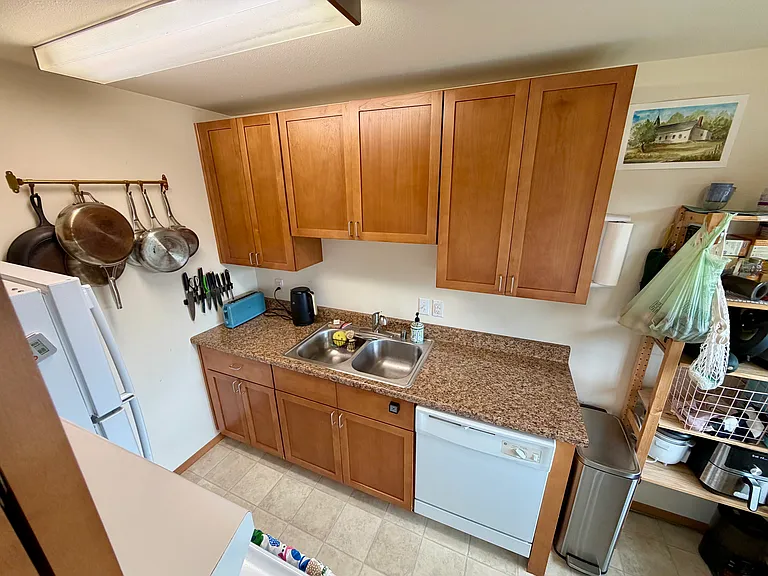 324 Avenue J #11 — Photo 18
