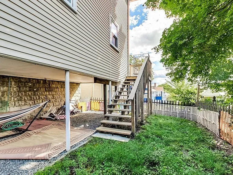 10 Chapman St #1 — Photo 11