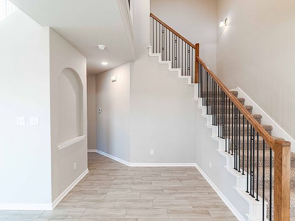 5th image of 4919 Midland Dr
