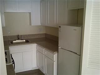 5th image of 1745 N Orange Dr APT 213