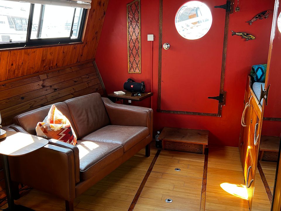 2nd image of 2560 Westlake Ave N #117