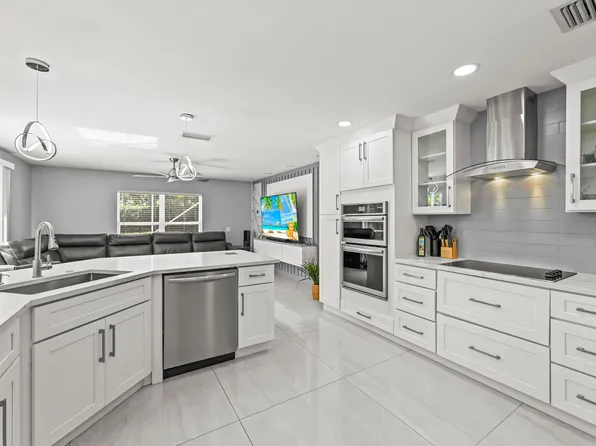 5066 NORTHERN LIGHTS Drive, Greenacres, FL 33463