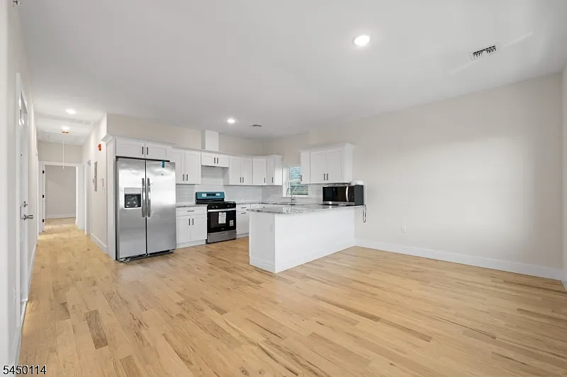 3 bed, 2.0 bath, $3,500 — Photo 3