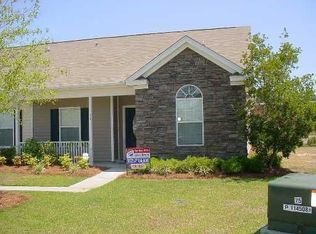 34 Stonelake Cir, Savannah, GA 31419