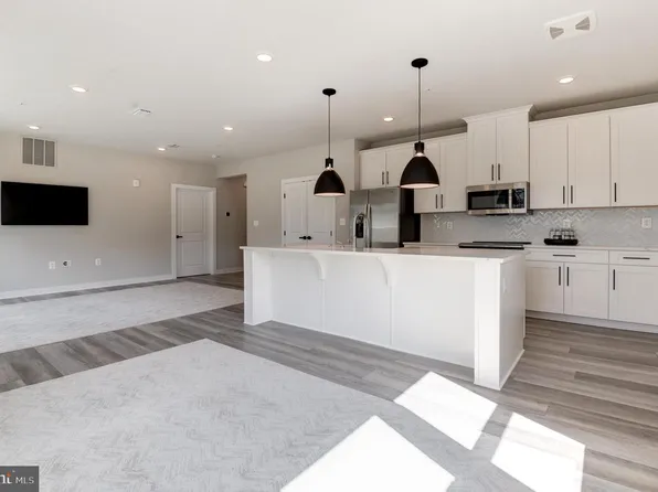 12875 Mosaic Park Way, Herndon, VA 20171