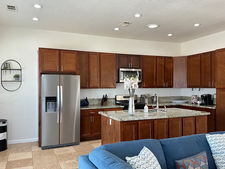 full kitchen with brand new appliances