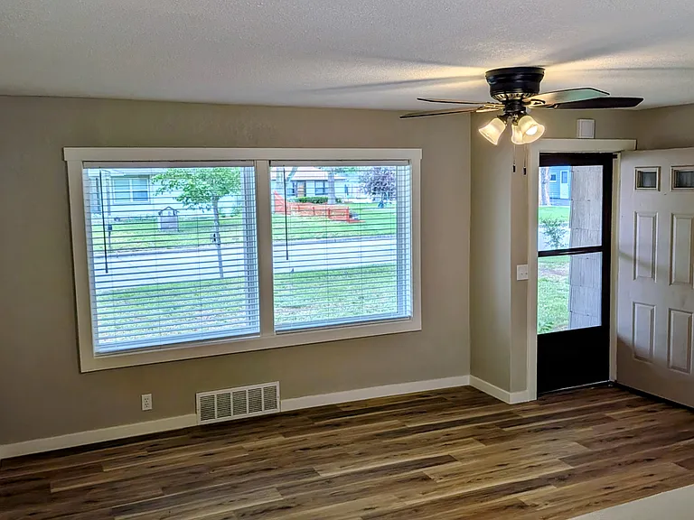 729 N Bebe St — Photo 3