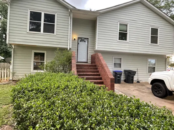 2061 Marshes Glenn Dr, Norcross, GA 30071