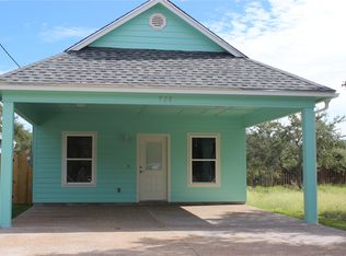 728 N Kossuth St, Rockport, TX 78382