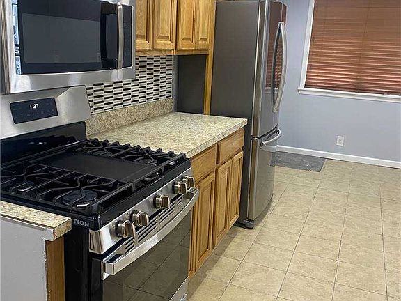 2nd image of 116-16 Nashville Blvd