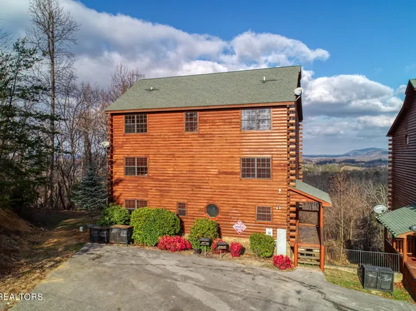 1629 Kissing Way, Sevierville, TN 37862