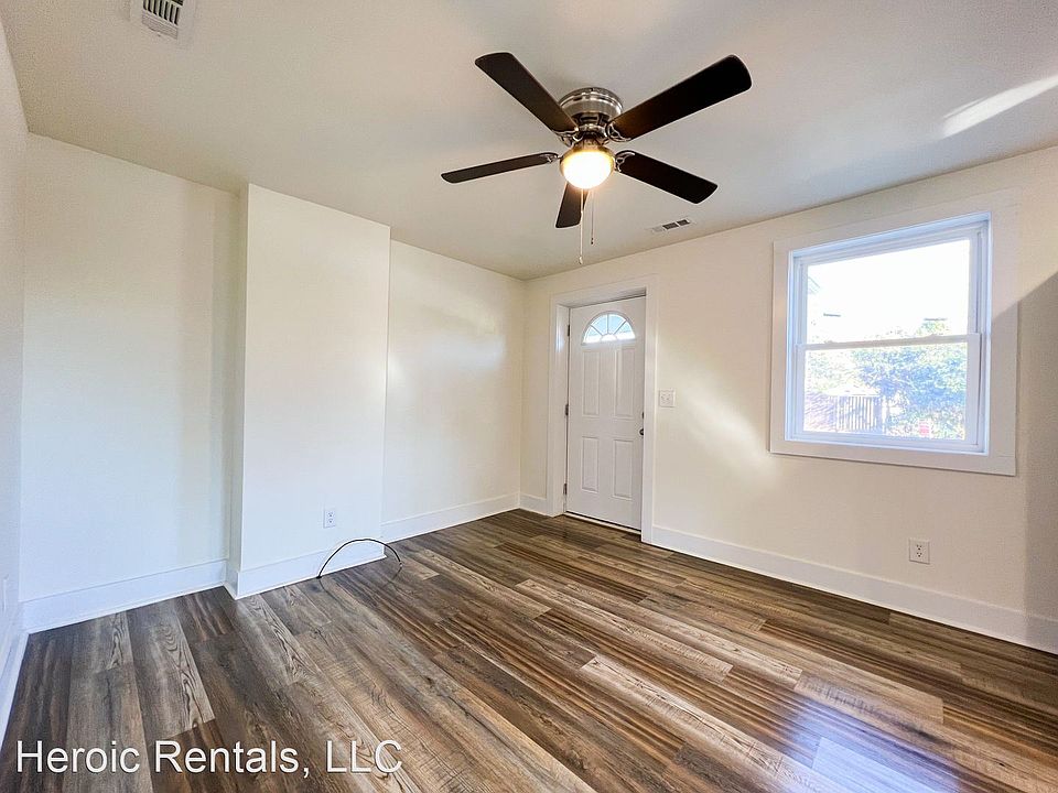 Quaint Community on Cedar Lane Road and Close to Downtown 401 Cedar