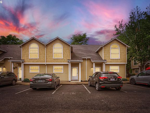 2nd image of 19155 SE Yamhill St APT 17