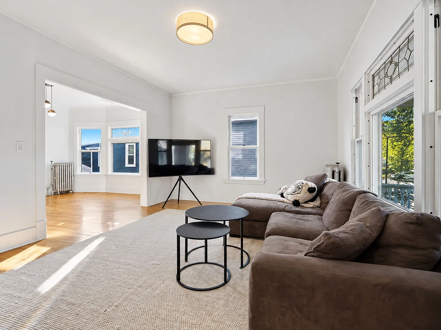 206 Goodrich Ave — Photo 2