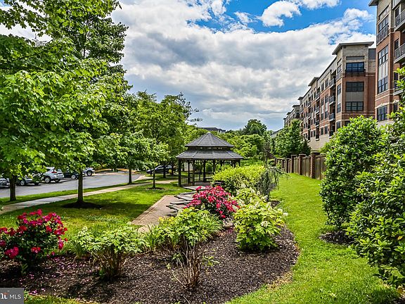 2nd image of 2911 Deer Hollow Way Unit 120