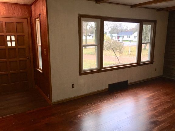 5th image of 3206 Eagle Ave