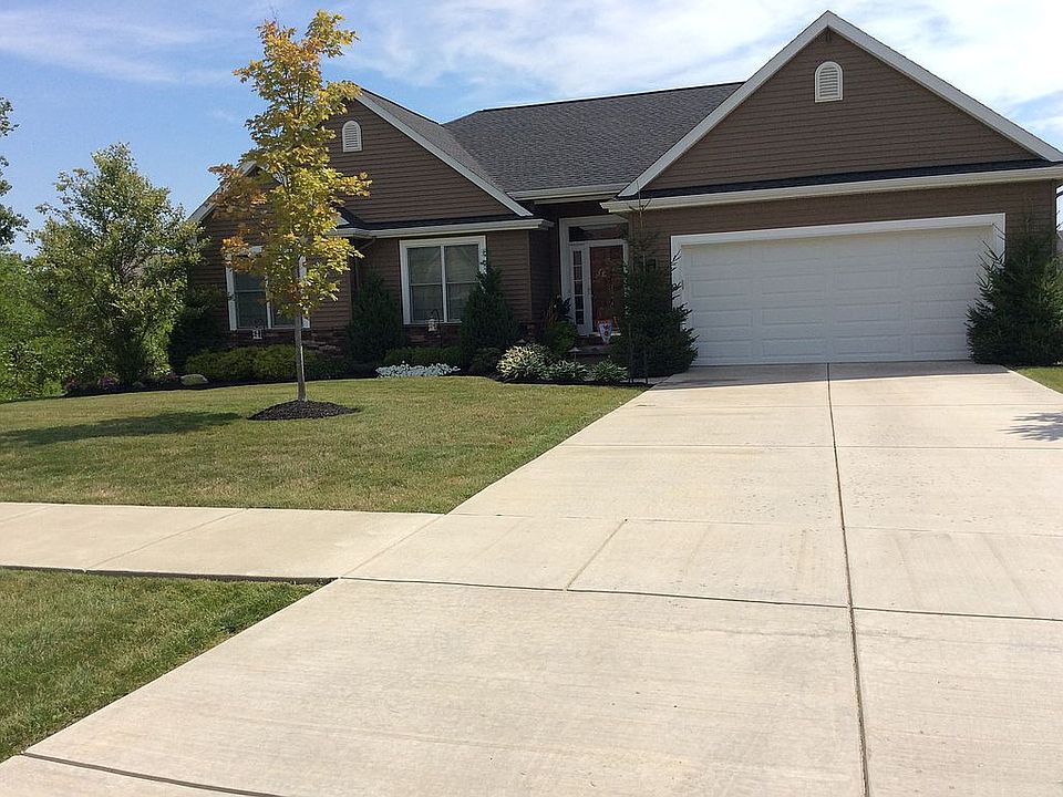 1st image of 15 Silent Meadow Ln