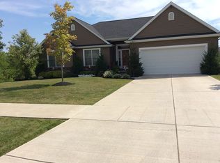 15 Silent Meadow Ln, Lancaster, NY 14086